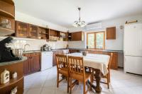 Cseresznyés utca&nbsp;
510 MFt - 700 m2&nbsp;Eladó Ház Dunabogdány