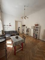 Falk Miksa utca&nbsp;
104.9 MFt - 62 m2&nbsp;Eladó Lakás Budapest