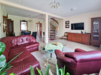 Galántai utca&nbsp;
109.8 MFt - 126 m2&nbsp;Eladó sorházi lakás Székesfehérvár